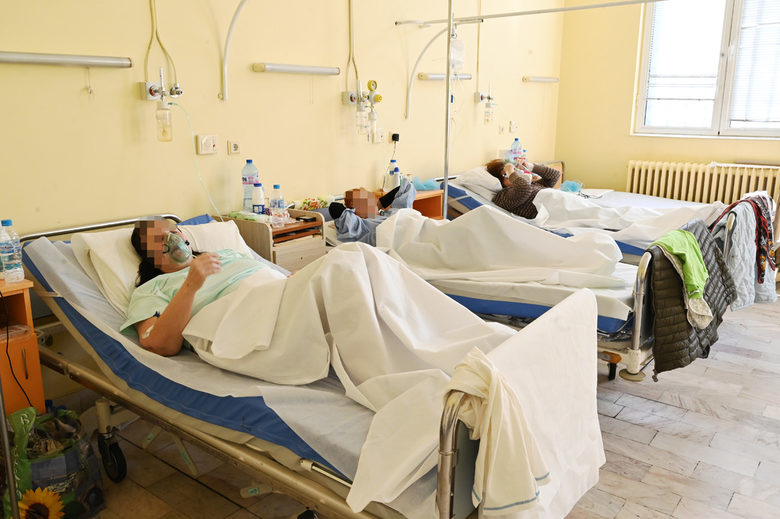Коронавирусът в България: Минусът се оказа плюс - в "Пирогов" има 300 медици с антитела (хронология)