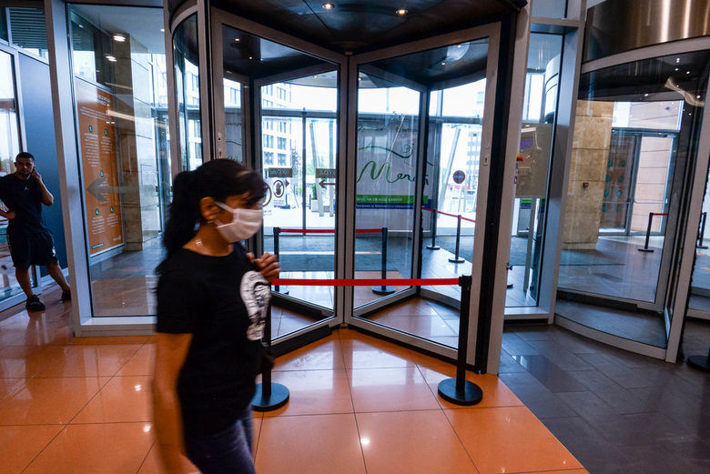 Коронавирусът в България: извънкласните дейности ще са позволени, кината остават затворени (хронология)