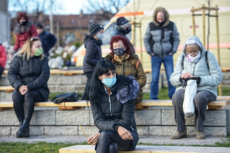 Коронавирусът в България: Ангелов не знае дали срокът на мерките ще бъде удължен, но изборите трябва да се проведат (хронология)