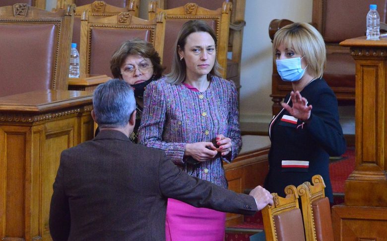 След изборите: Депутатите от ГЕРБ не позволиха на финансовия министър да говори за резерва