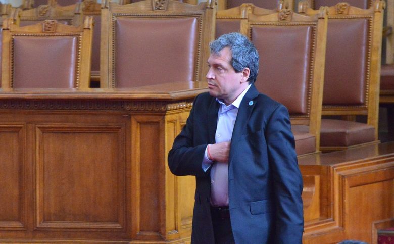 След изборите: Мораториум за действия на кабинета и коалиция "Гешев" (хронология)