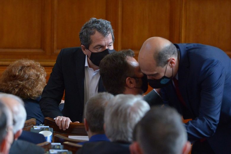 След изборите: за 13 ч. парламентът промени някои правила за изборите (хронология)