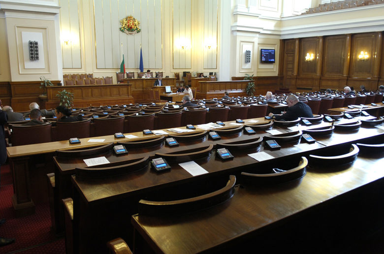 След изборите: за 13 ч. парламентът промени някои правила за изборите (хронология)