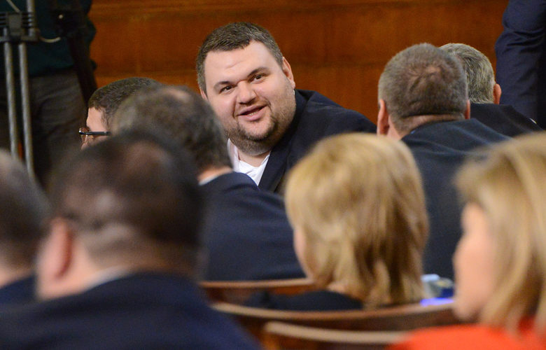 Реакциите след санкциите: Прокуратурата "ще си го причини", ДПС подкрепи Пеевски (хронология)
