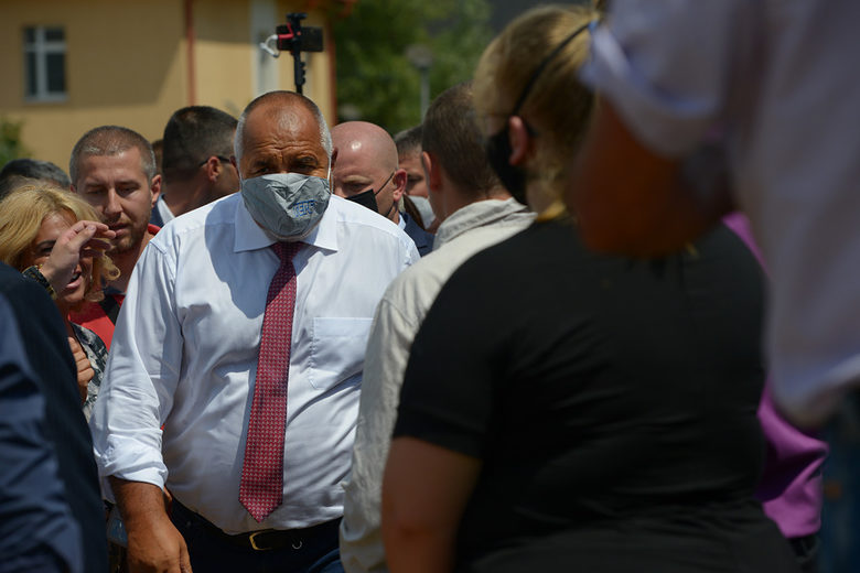 Реакциите след санкциите: Прокуратурата "ще си го причини", ДПС подкрепи Пеевски (хронология)