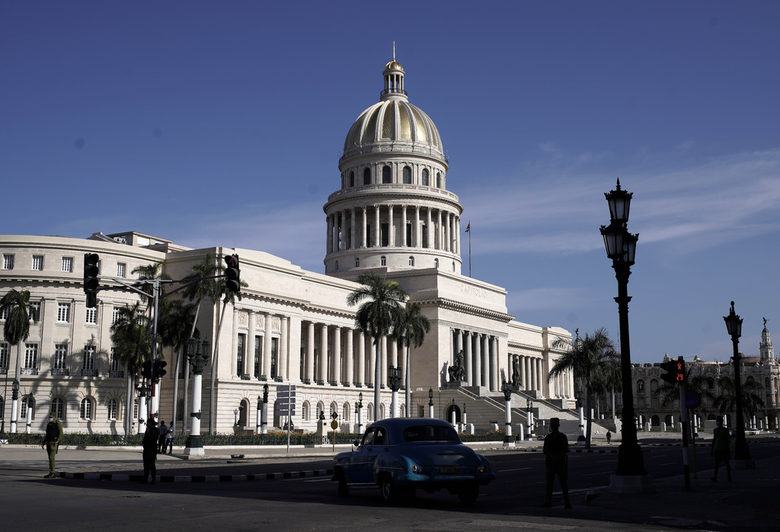 Куба отмени мита и размрази заплати в опит да успокои протестиращите