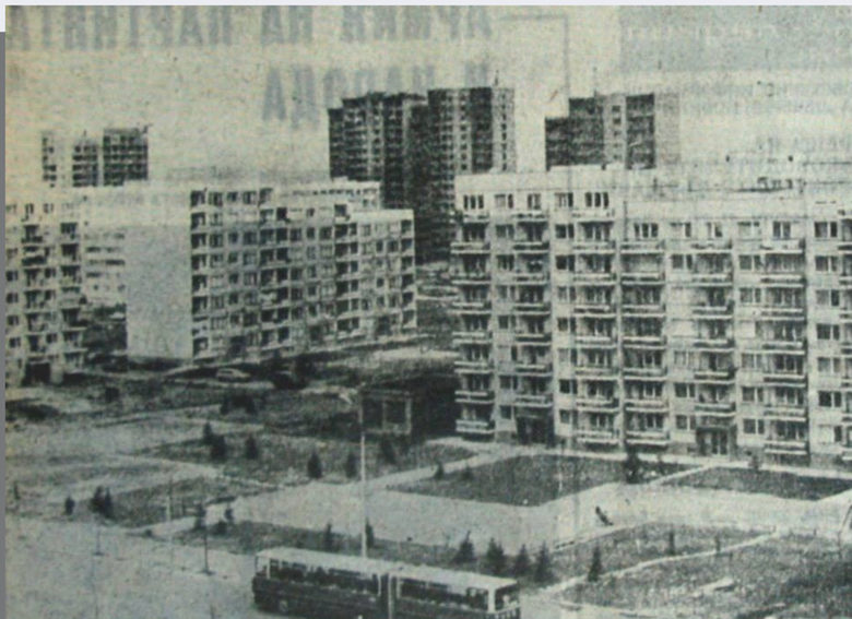 Ж.к. "Люлин" в края на 1970-те г, архив на столичната администрация на район Люлин. Зелените площи край булевардите, предвидени за стотиците жители на високите панелни блокове, сега са застроени.