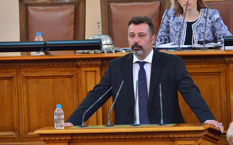 Политическото напрежение: БСП иска допълнения и корекции в декларацията на "Има такъв народ"