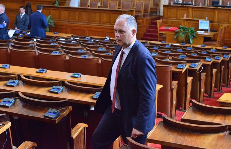 Политическото напрежение: 12 кандидати дадоха заявка за президентските избори (хронология)