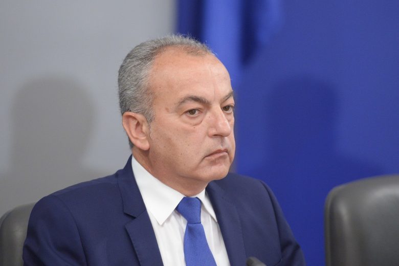 Коронавирусът в България: Пловдив и Русе преминават в онлайн обучение, отново висок брой заразени (хронология)