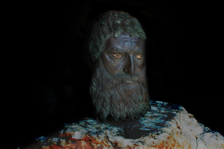 Статуята на Севт III, намерена в "Голямата косматка
