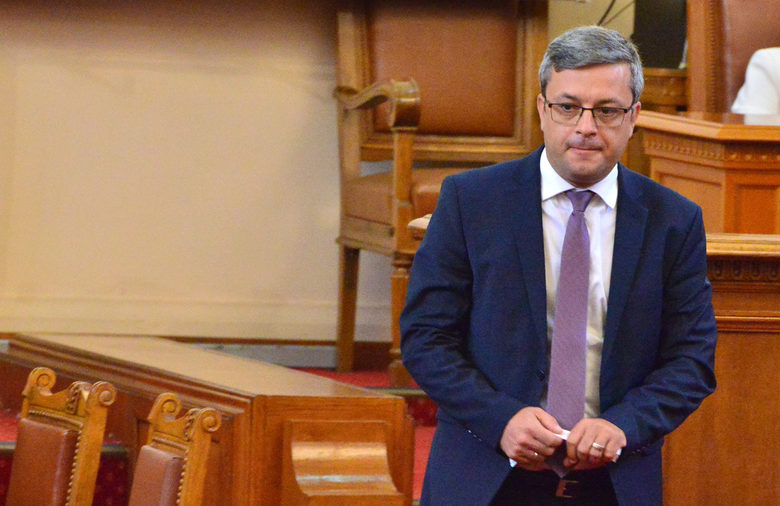 Тома Биков