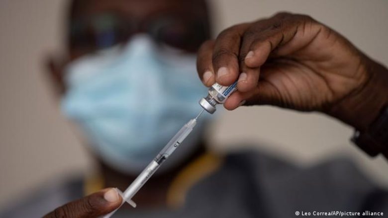 СЗО прогнозира, че едва 5 африкански държави ще са ваксинирали поне 40% от населението си до края на годината.