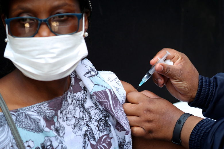 Коронавирусът по света: Шолц одобрявал задължително ваксиниране в Германия