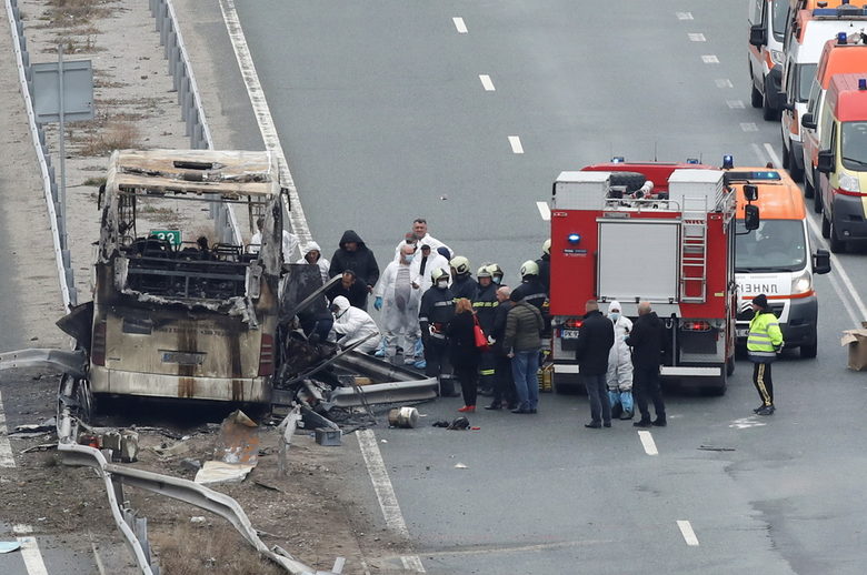 Извод от катастрофата с автобуса: българските пътища убиват и то законно