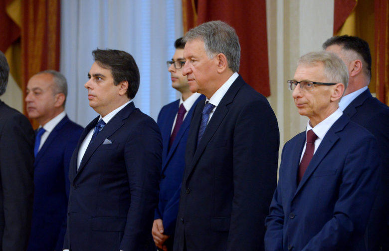 Коронавирусът в България: до края на годината се чакат първите дози детски ваксини (хронология)