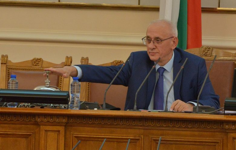 Началото на 47-ия парламент: неочакван нов председател, въпросителни за кабинета и обещания за промени