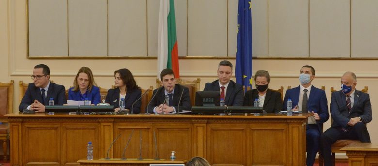 "Добър ред с добри закони": кой е новият председател на Народното събрание Никола Минчев