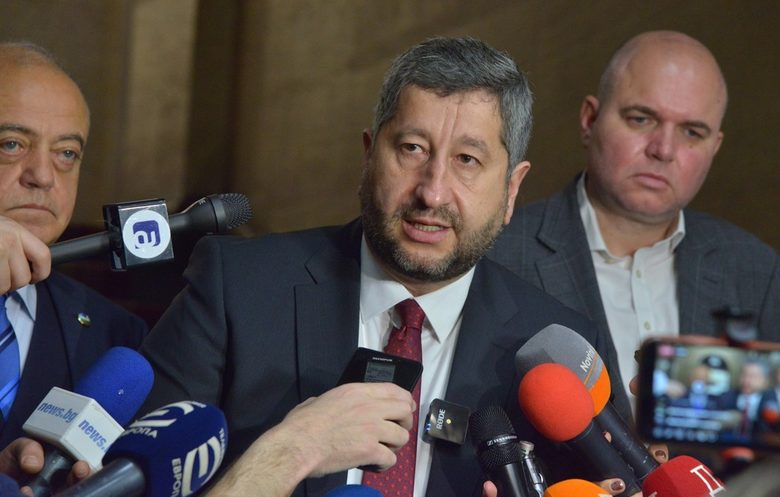 Консултациите за кабинет: "Демократична България" и "Има такъв народ" още преглеждат споразумението (хронология)