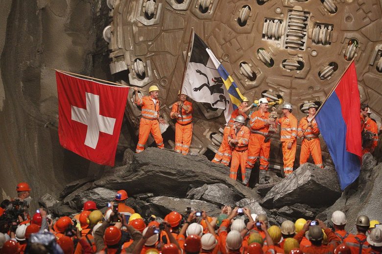 Най-дългият тунел беше прокопан в швейцарските Алпи