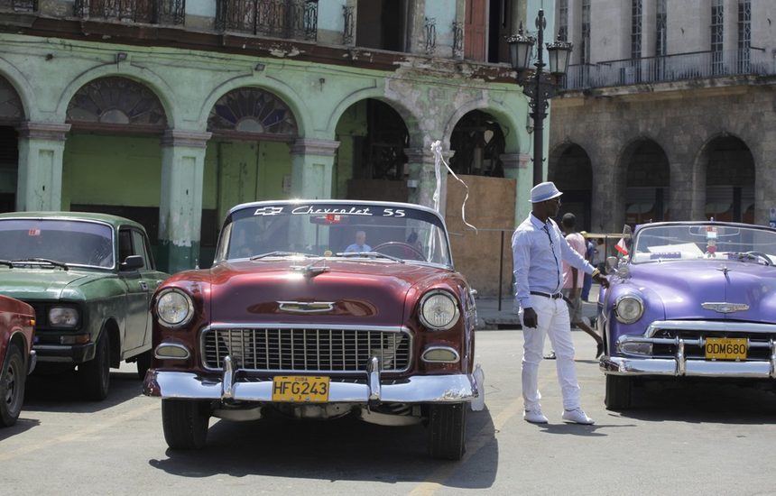 Повече от 50 години след революцията на Фидел Кастро в Куба гражданите на страната формално имат по-голяма икономическа свобода. Поглед към автопарка в столицата Хавана обаче показва нагледно колко здрави са американските коли или поне са били тези, произвеждани през 50-те години.
