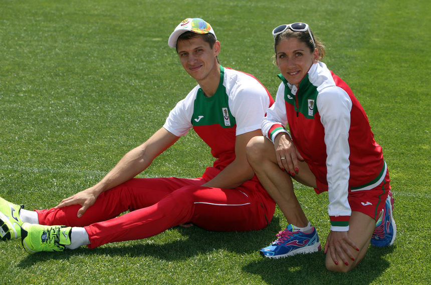 Българският олимпийски комитет (БОК) представи спортната екипировка, която ще носят българските спортисти в Рио де Жанейро.<br /><br />Облеклата и аксесоарите са изработени от испанската компания Joma.
