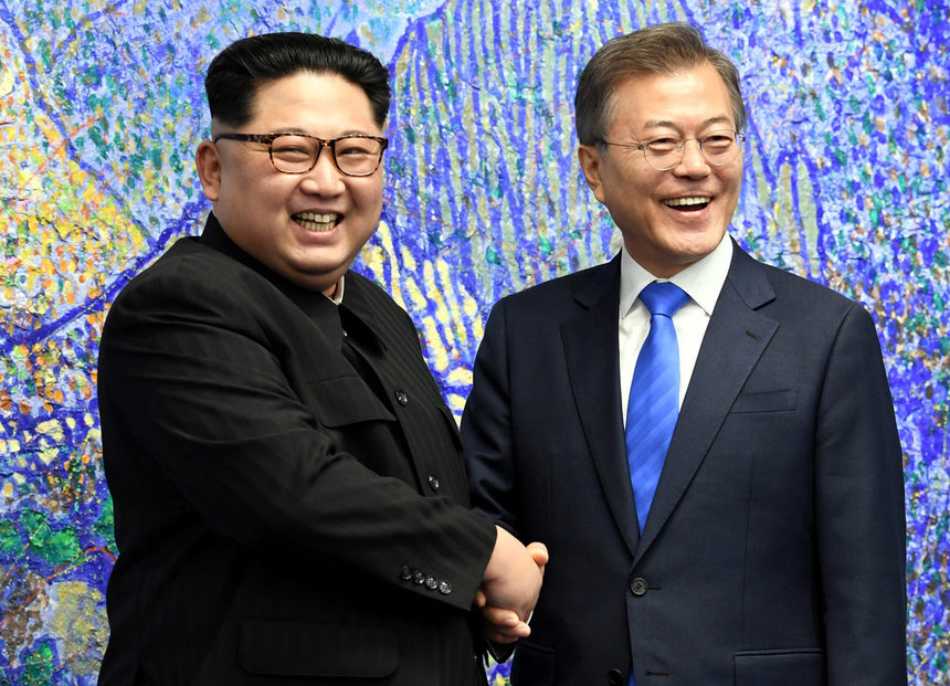 Срещата в демилитаризираната зона между двете Кореи е първата подобна от 2007 г. насам.