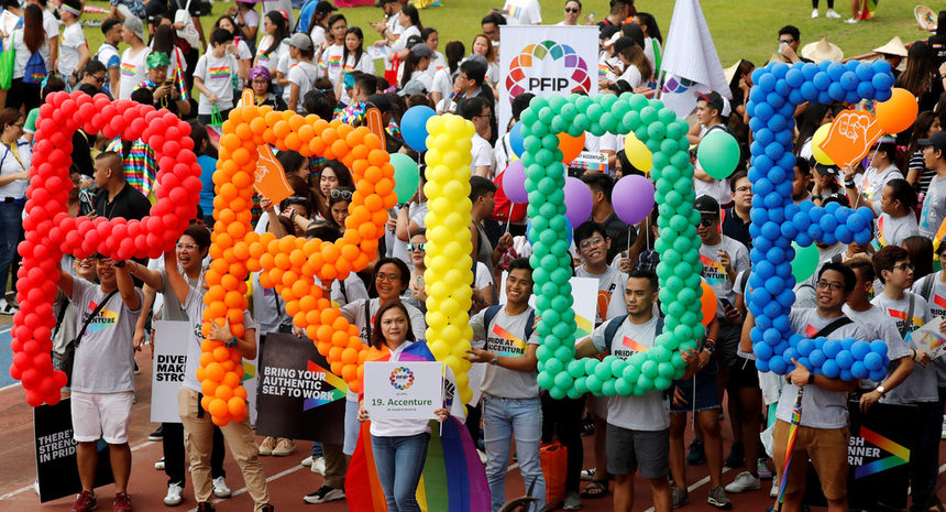 <div>В три различни града на три различни континента вчера се проведоха паради на ЛГТБ общността.<br /><br />Марикина, Метро Манила,Филипините.</div>
