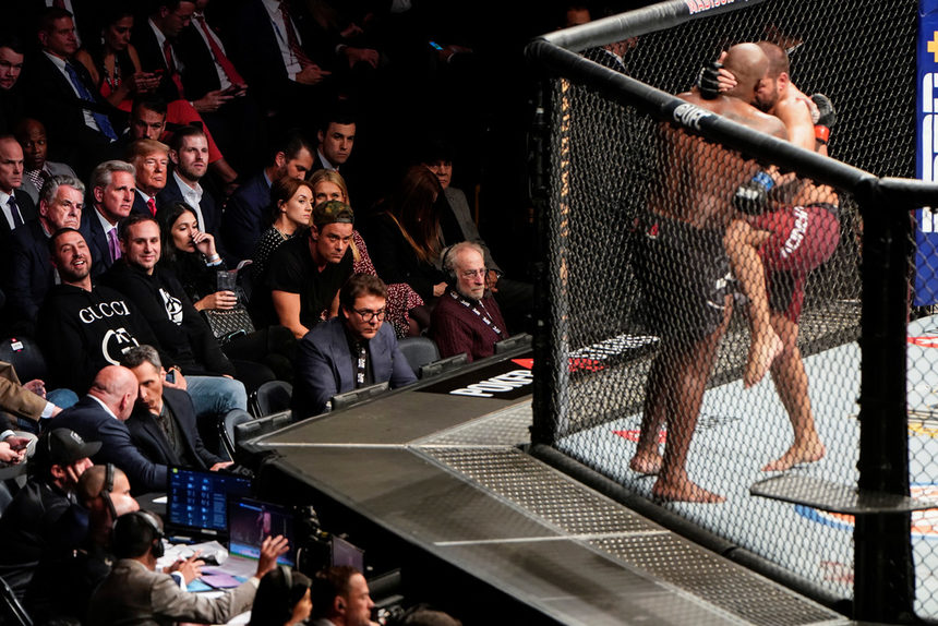 Българският боец в смесените бойни изкуства Благой Иванов-Багата беше наблюдаван от американския президент Доналд Тръмп по време на участието си в галавечерта UFC 244 в легендарната зала "Медисън скуер гардън".