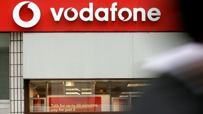 Vodafone продава дела си във френския телеком SFR