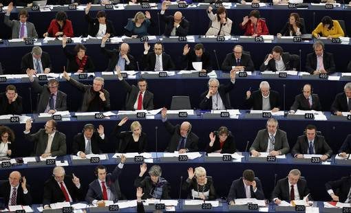 Евродепутати продължават да назначават свои роднини за асистенти
