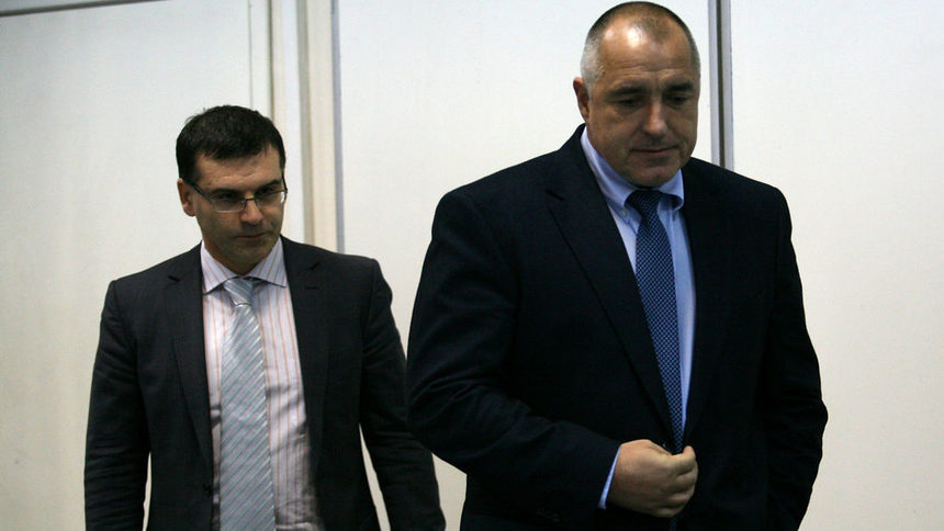 Премиерът Борисов (вдясно) не се притеснява, че Първанов може да сезира прокуратурата за изказванията му<br />