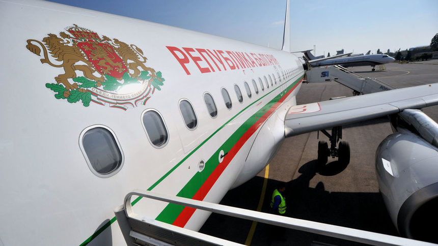 Български самолет ще превозва бежанци от Либия към Египет