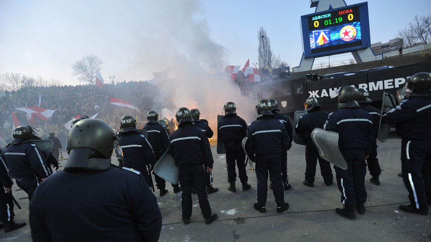Полицията ще проверява щателно феновете, които трябва да са на стадиона няколко часа преди мача, за да влязат нормално