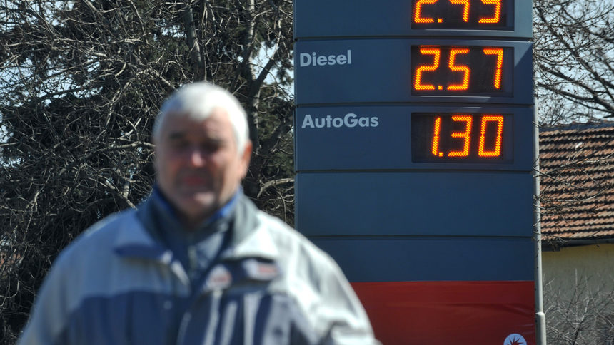 Напрежение на пазара на горива - "Лукойл" повиши цените на едро