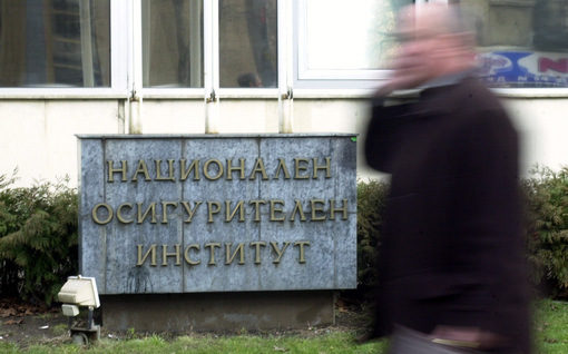 Работещите "скъпи" професии се топят и крият