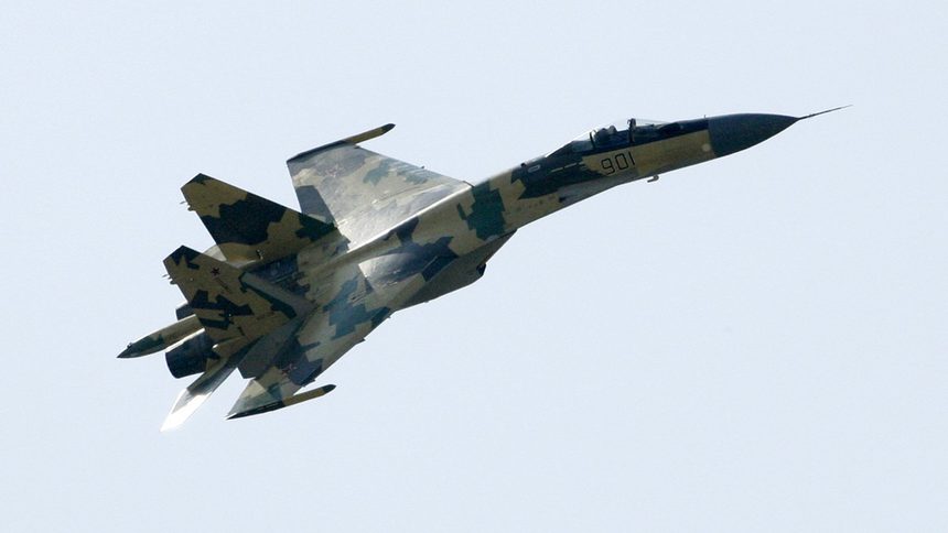 Русия започна "изненадваща инспекция" на 250 бойни самолета паралелно с учение на НАТО