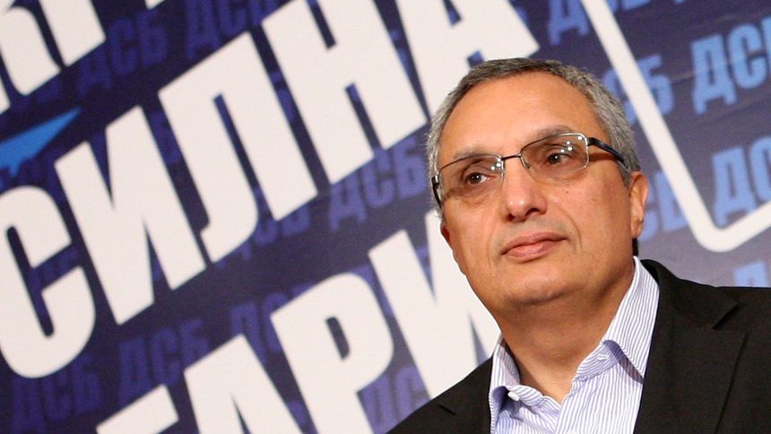 Искането до ЦИК е подписано от лидера на ДСБ Иван Костов и е внесено на 2 септември.