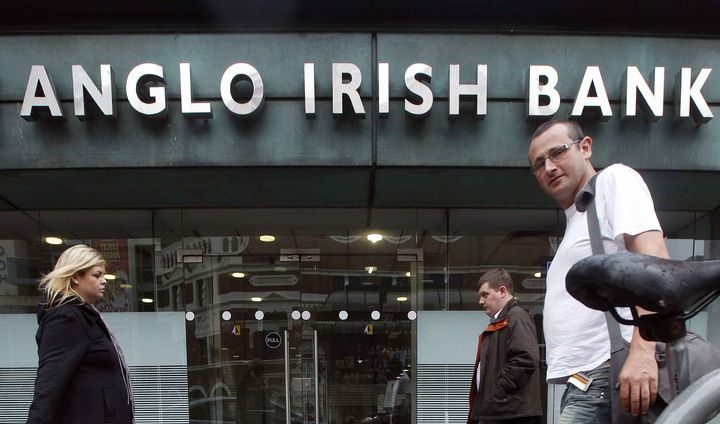 Ирландия вкара в затвора първите банкери след избухването на кризата