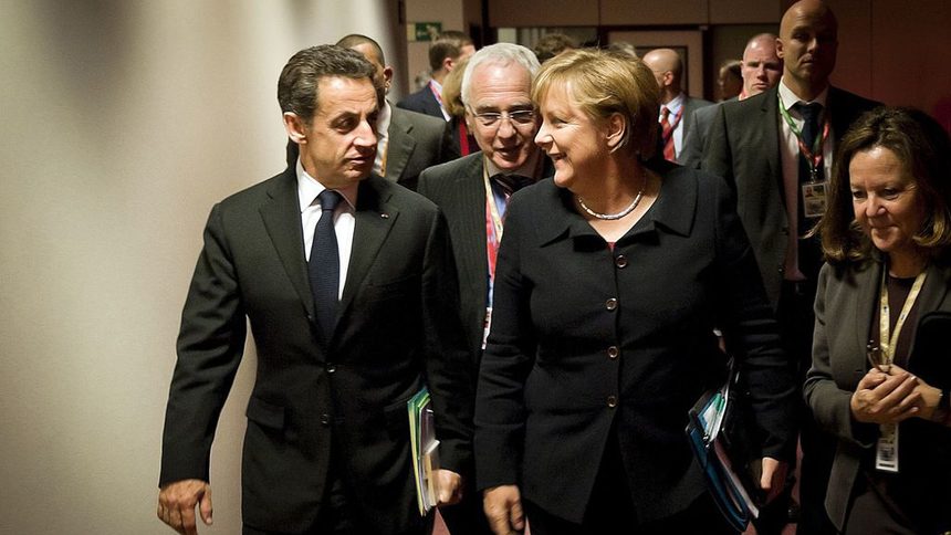Никола Саркози и Ангела Меркел преди срещата