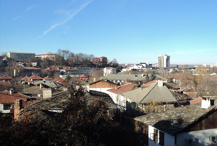 Панорамен изглед към центъра на Ловеч.
