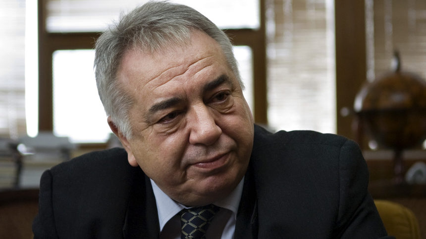 Проф. Борислав Борисов ще бъде сменен като ректор на УНСС, след като завърши двата полагащи му се мандата