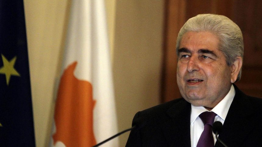 Президентът Димитрис Христофиас многократно е заявявал, че е готов да продължи преговорите за разрешаване на кипърския проблеми след 1 юли, заяви говорителят.