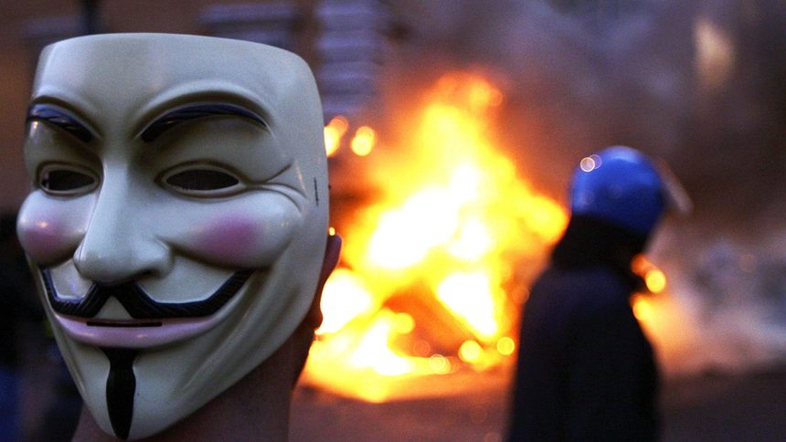ГДБОП задържа член на "Анонимните" за компютърни престъпления