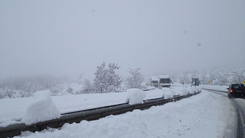 Пореден ден бедствено положение в Смолян, Чепеларе, Тетевен и Роман