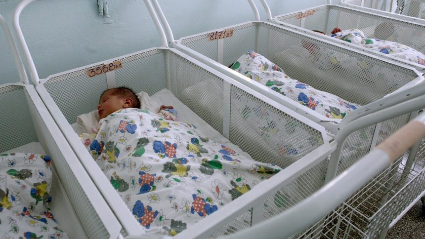 Всяка седмица в болницата в Сливен има поне по едно изоставено бебе