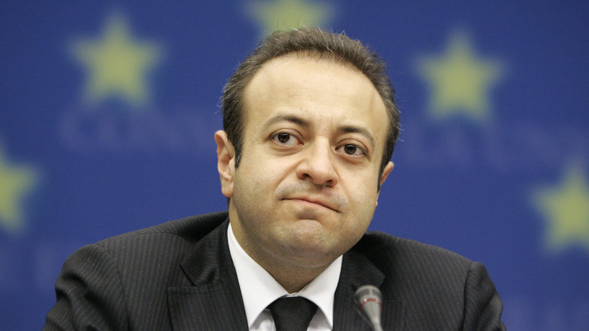 Егемен Багъш