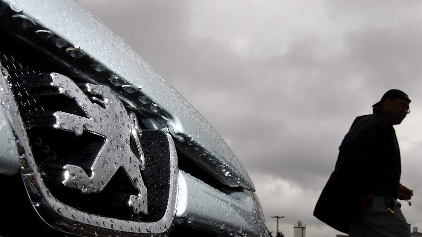 Moody's понижи с една степен рейтинга на Peugeot Citroen