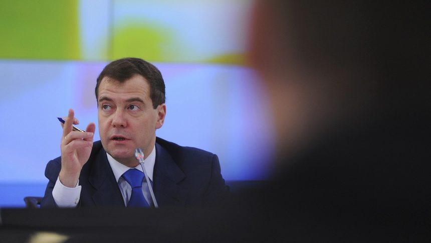 Медведев нареди проверка законно ли е осъден Ходорковски