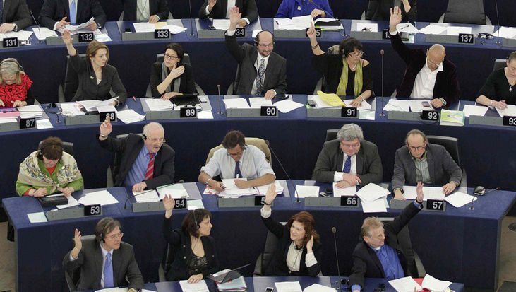 С голямо мнозинство евродепутатите приеха резолюцията осъждаща крайнодясната холандска инициатива.